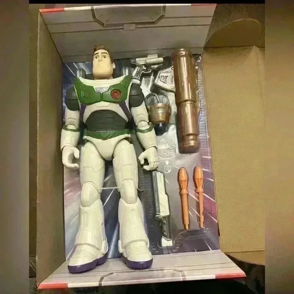 Disney Pixar Lightyear BUZZ 12"Action Figure Fully Equipped - Picture 1 of 3